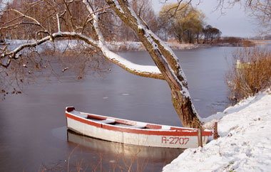 Лодка, первый снег
